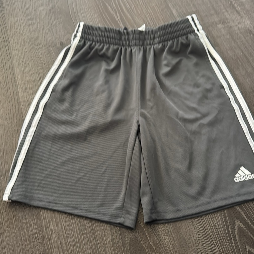 Lot of 2 pair of Adidas boys Kids Size XL Gray & Navy Athletic Shorts Set - Picture 3 of 8